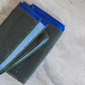 Asciugamano tipo terry verde scuro/blu in cotone organico 70x133 cm Soft – Mette Ditmer Denmark